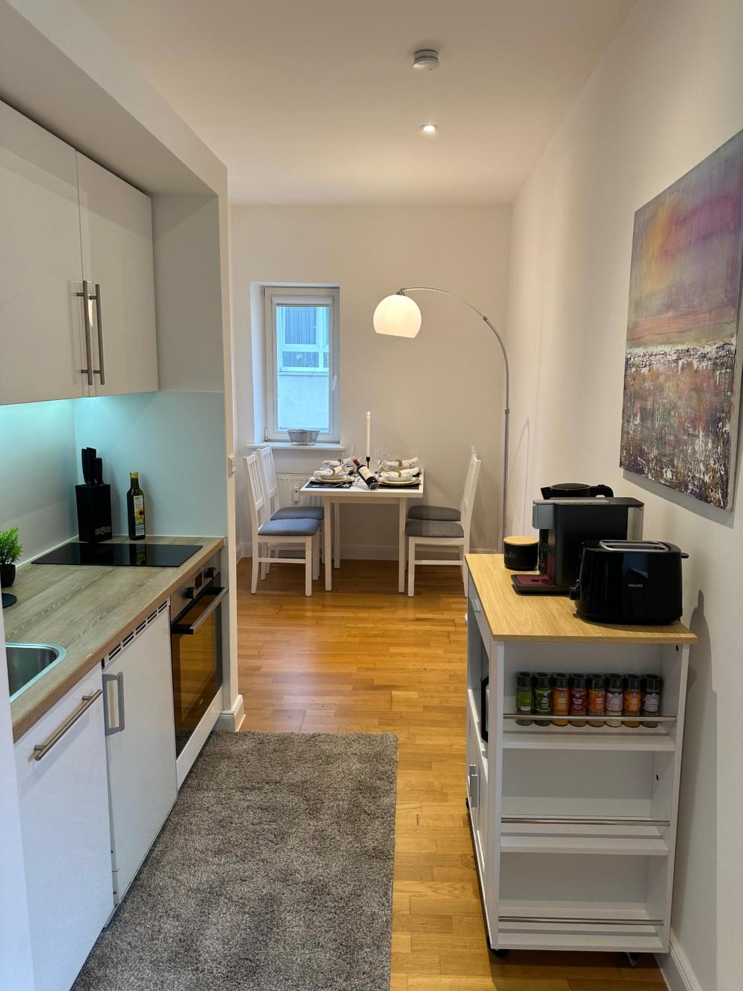 Bella Casa - Business&Family, 100M Zum Konzerteingang Schloss, Parkplatz, Smarttv, Netflix, Waschmaschine, 24H Checkin, 36Qm, Ap 12 Ludwigsburg Exterior photo