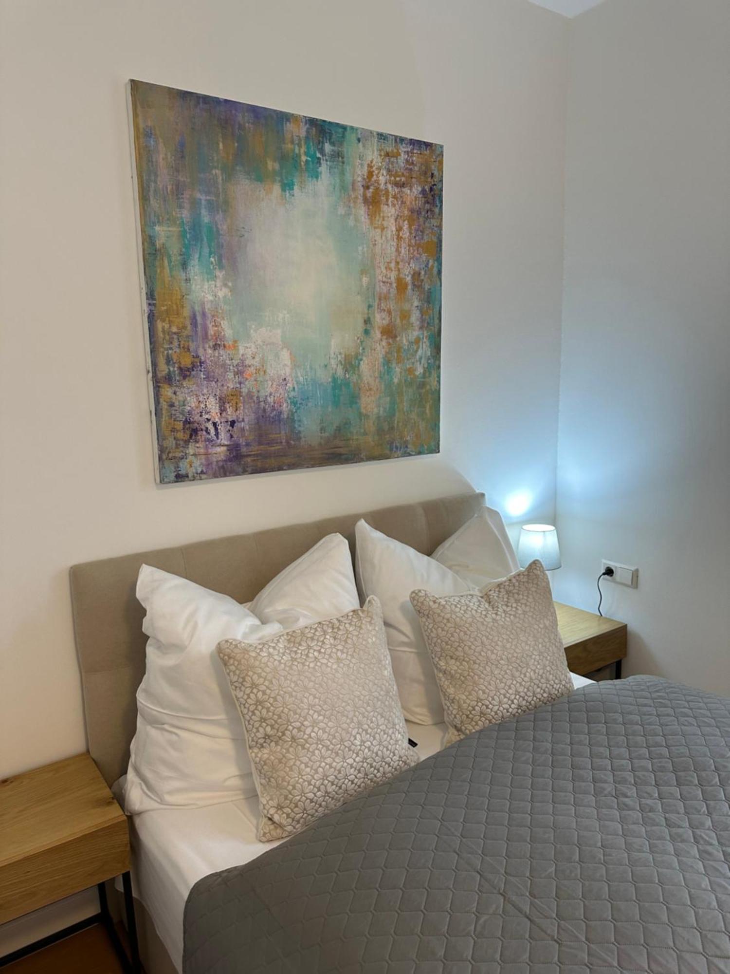 Bella Casa - Business&Family, 100M Zum Konzerteingang Schloss, Parkplatz, Smarttv, Netflix, Waschmaschine, 24H Checkin, 36Qm, Ap 12 Ludwigsburg Exterior photo