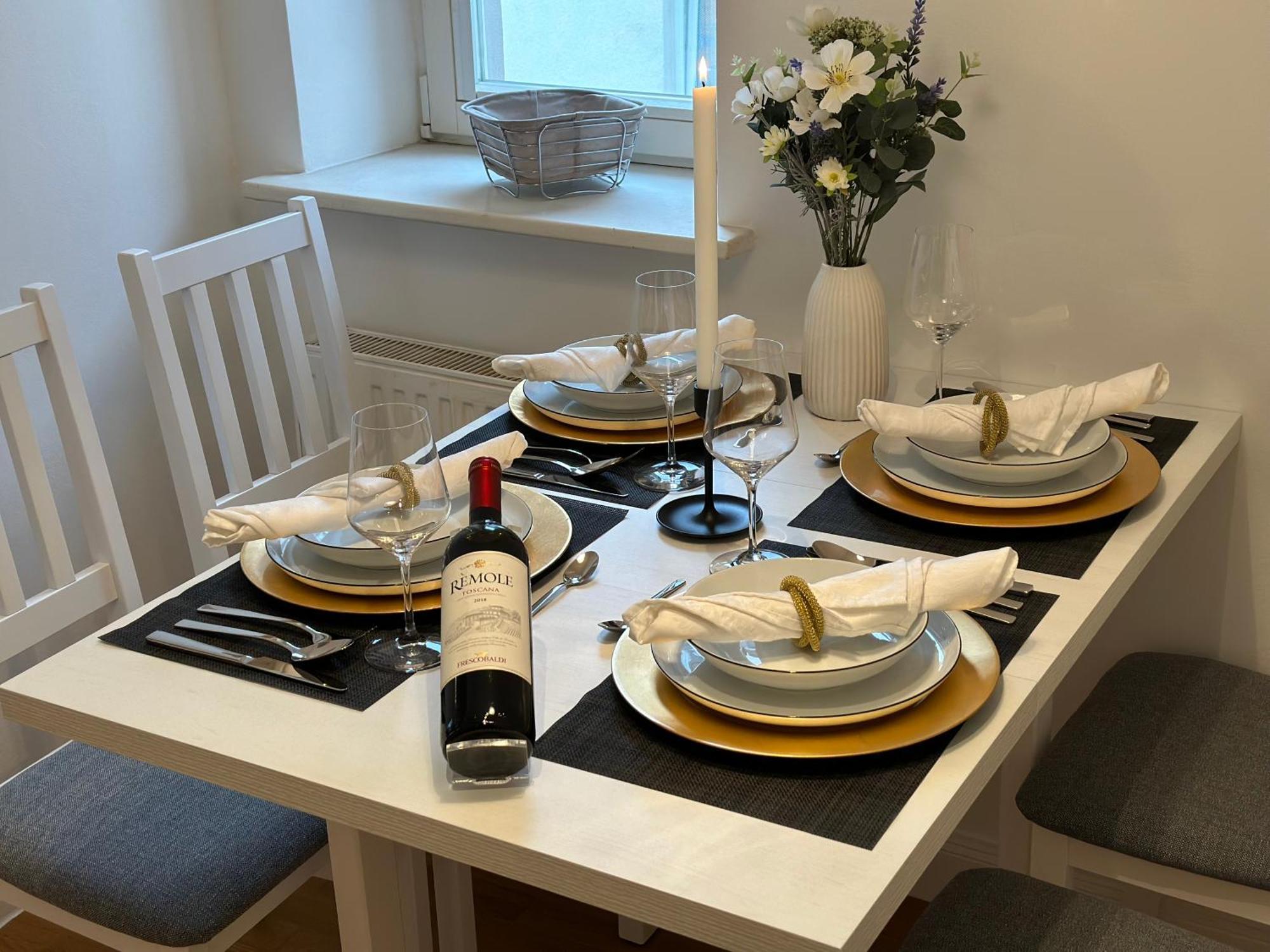 Bella Casa - Business&Family, 100M Zum Konzerteingang Schloss, Parkplatz, Smarttv, Netflix, Waschmaschine, 24H Checkin, 36Qm, Ap 12 Ludwigsburg Exterior photo