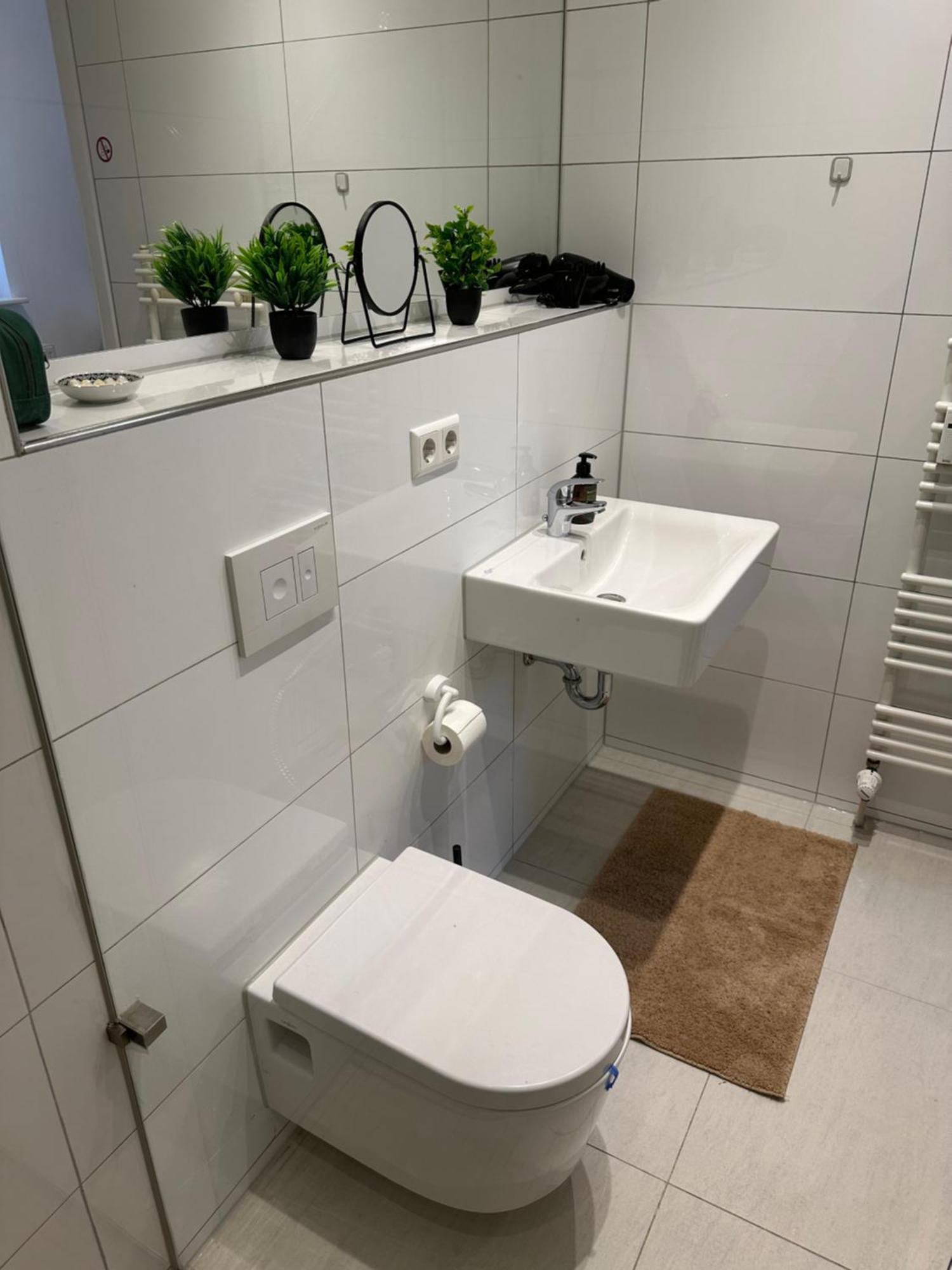 Bella Casa - Business&Family, 100M Zum Konzerteingang Schloss, Parkplatz, Smarttv, Netflix, Waschmaschine, 24H Checkin, 36Qm, Ap 12 Ludwigsburg Exterior photo