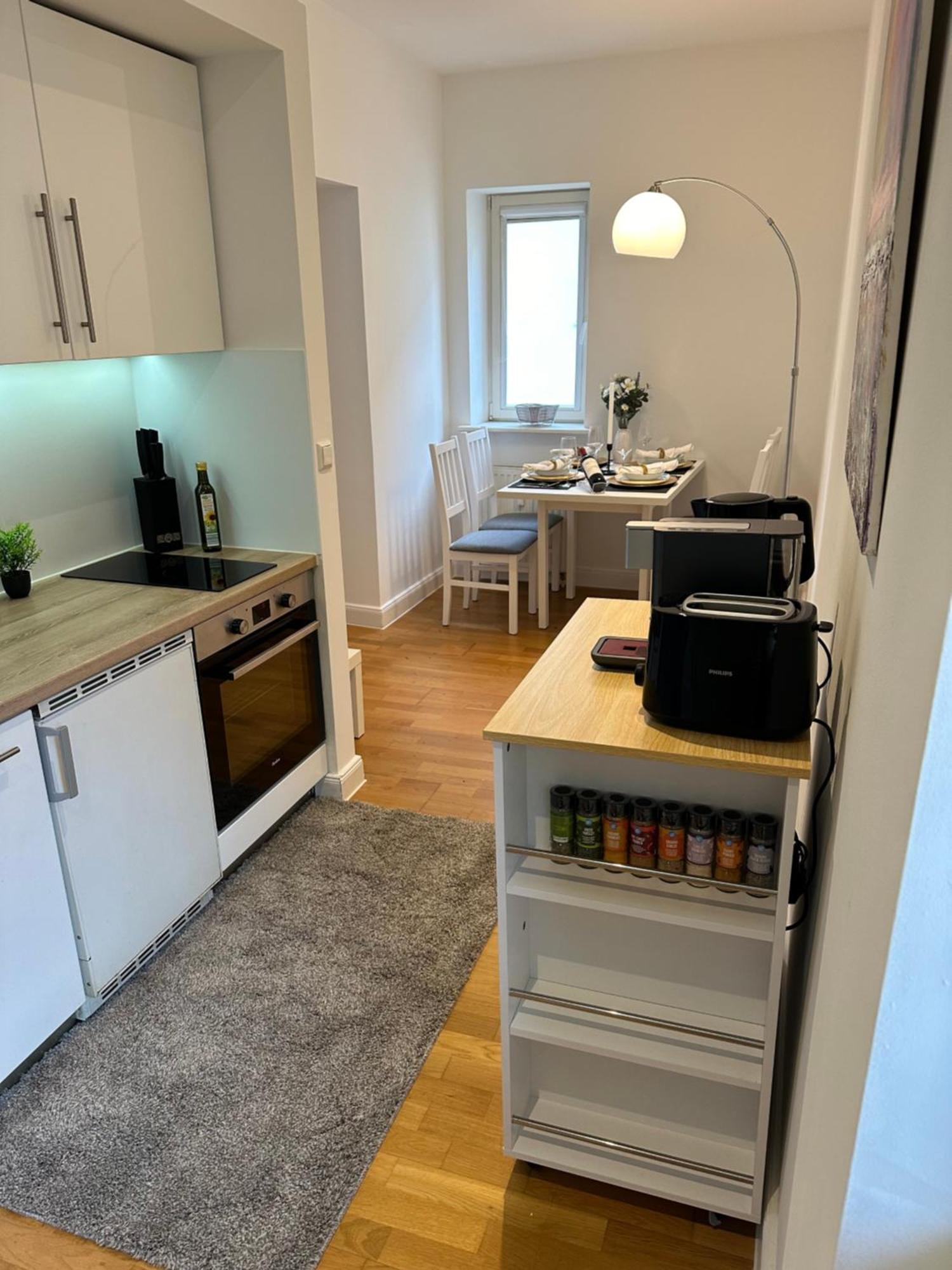 Bella Casa - Business&Family, 100M Zum Konzerteingang Schloss, Parkplatz, Smarttv, Netflix, Waschmaschine, 24H Checkin, 36Qm, Ap 12 Ludwigsburg Exterior photo