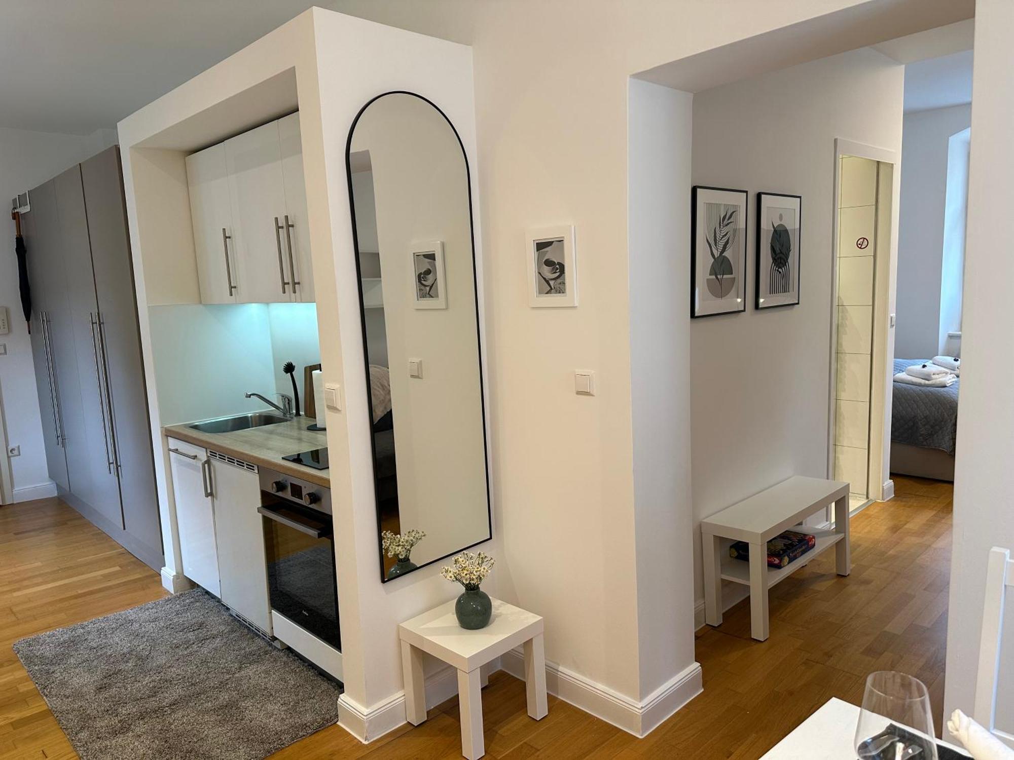 Bella Casa - Business&Family, 100M Zum Konzerteingang Schloss, Parkplatz, Smarttv, Netflix, Waschmaschine, 24H Checkin, 36Qm, Ap 12 Ludwigsburg Exterior photo